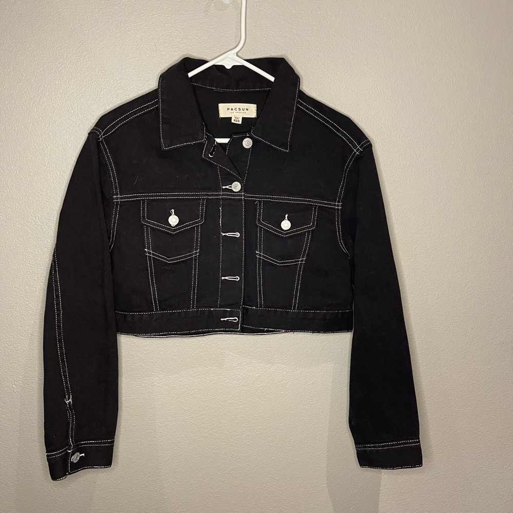 PacSun denim cropped jacket Size xs/s Black with white stitching